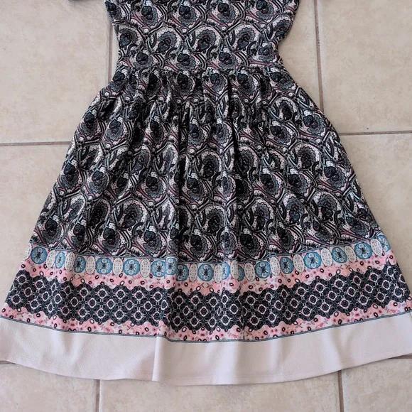 LuLaRoe Blue & Pink Short Sleeve Dress Size Small - Picture 3 of 6